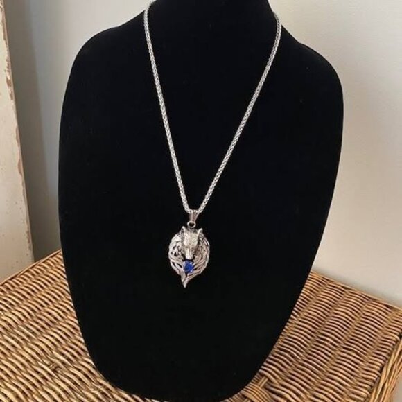 Wolf Head Pendant Necklace with Blue Gemstone – Silver Tone Chain - Picture 4 of 6